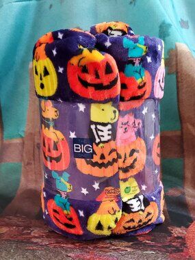 Halloween Oversized Plush by the Big One Halloween Dogs  5'x6'  NWT